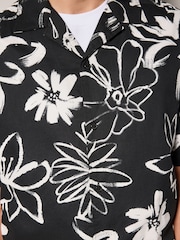Monochrome Floral Printed Short Sleeve Shirt - Image 7 of 10
