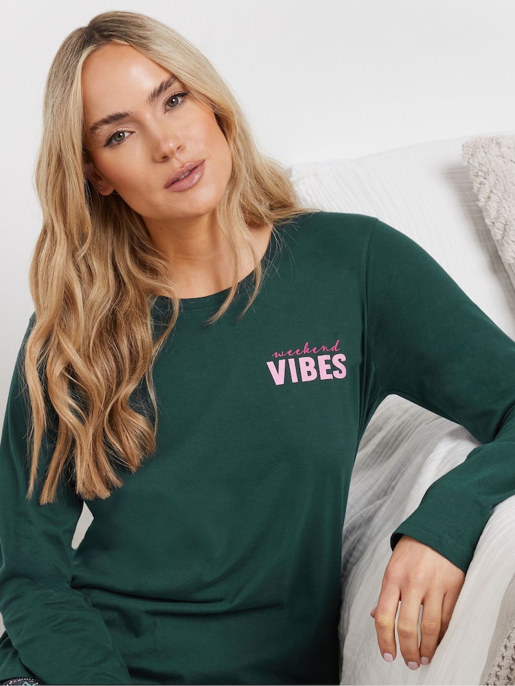 طقم من بيجامة بتصميم أساور مزيّنة بنقوش هندسية ملونة وعبارة Vibes من Long Tall Sally - صورة 1 من 5 طقم من بيجامة بتصميم أساور مزيّنة بنقوش هندسية ملونة وعبارة Vibes من Long Tall Sally - صورة 1 من 5