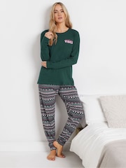 طقم من بيجامة بتصميم أساور مزيّنة بنقوش هندسية ملونة وعبارة Vibes من Long Tall Sally - صورة 2 من 5
