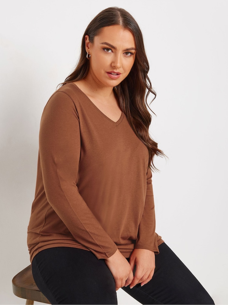 Yours Curve Green Core Long Sleeve T-Shirts 3 Pack - Image 2 of 9 Yours Curve Green Core Long Sleeve T-Shirts 3 Pack - Image 2 of 9