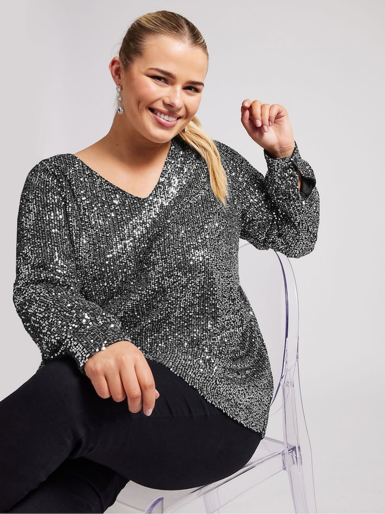Silber - Yours Curve London Sequin V-Neck Long Sleeve Top - Bild 1 von 5 Silber - Yours Curve London Sequin V-Neck Long Sleeve Top - Bild 1 von 5