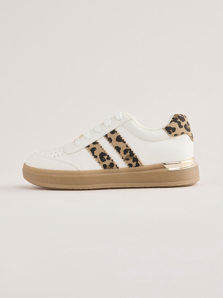 Leopardo blanco - Lipsy Slim Flat Sole Stripe Gum Outsole Trainers - Imagen 5 de 5 Leopardo blanco - Lipsy Slim Flat Sole Stripe Gum Outsole Trainers - Imagen 5 de 5