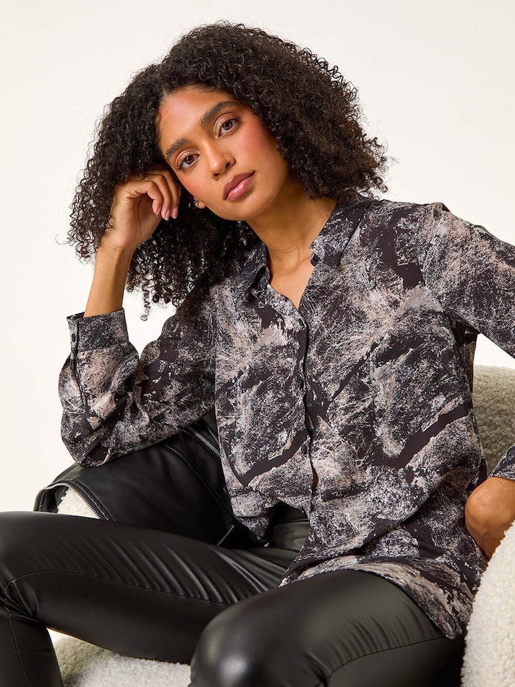 Roman Bluse mit abstraktem Print und Knöpfen - Bild 1 von 5