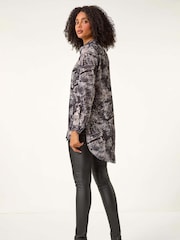 Roman Bluse mit abstraktem Print und Knöpfen - Bild 3 von 5