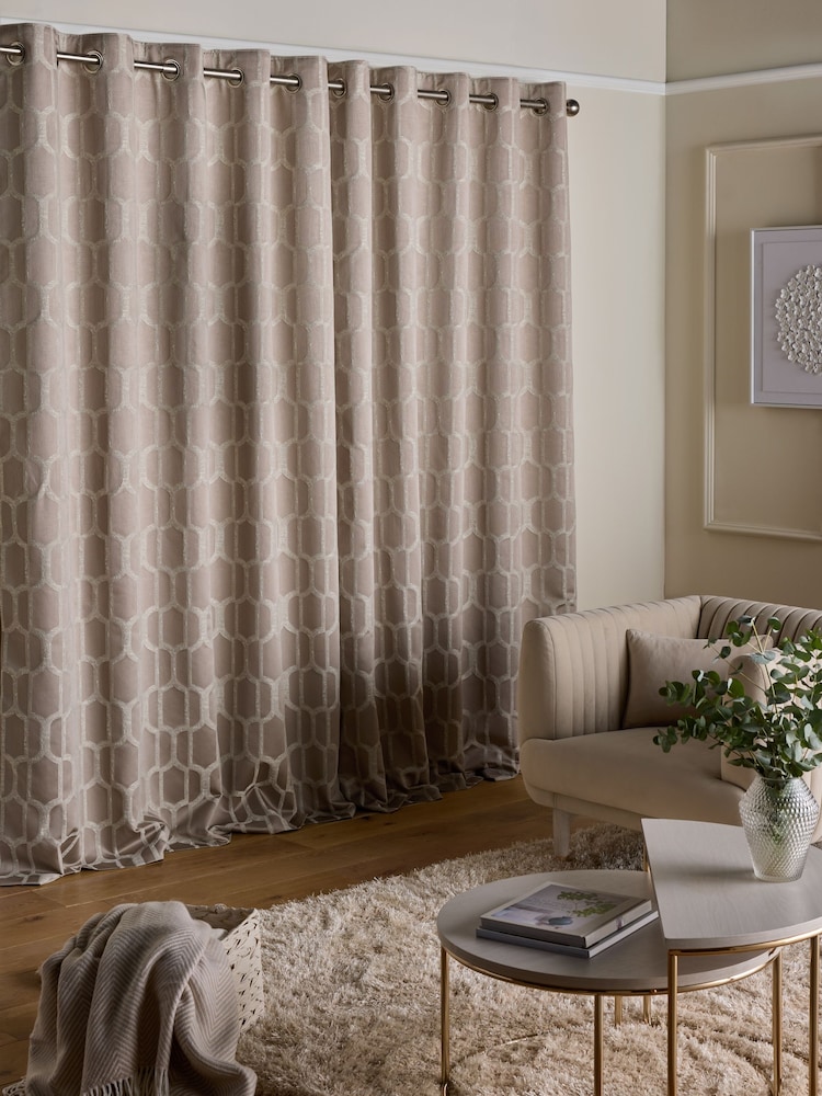 Collection Luxe Evie Geometric Jacquard Eyelet Lined Curtains - Imagem 2 de 5