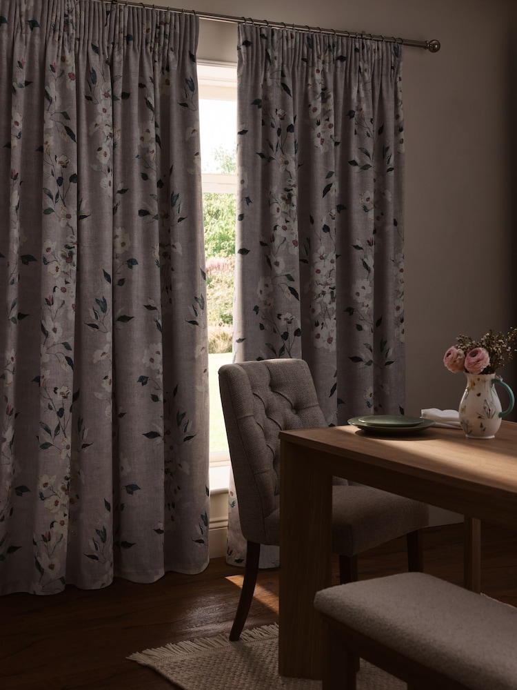 Floral Linen Blend Pencil Pleat Curtains - Imagem 2 de 5