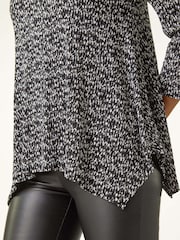 Roman Grey Printed Plisse Hanky Hem Tunic Stretch Top - Image 6 of 6