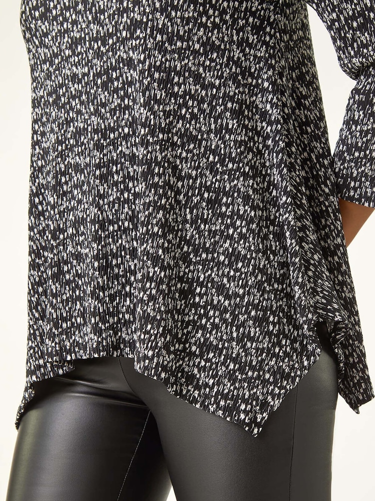 Roman Grey Printed Plisse Hanky Hem Tunic Stretch Top - Image 6 of 6