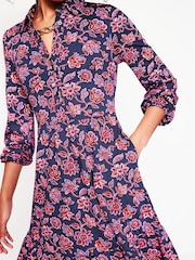 Vestido camisero de punto con diseño escalonado de Boden - Imagen 2 de 5