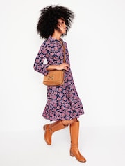 Vestido camisero de punto con diseño escalonado de Boden - Imagen 4 de 5