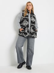 Yours Curve Black Print Teddy Borg Gilet - Image 2 of 5