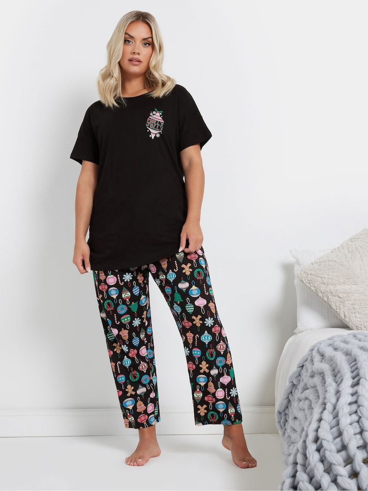 Yours Curve Holly Jolly Kurzarm Pyjama-Set mit Weitem Bein aus 100 % Baumwolle - Bild 2 von 5 Yours Curve Holly Jolly Kurzarm Pyjama-Set mit Weitem Bein aus 100 % Baumwolle - Bild 2 von 5