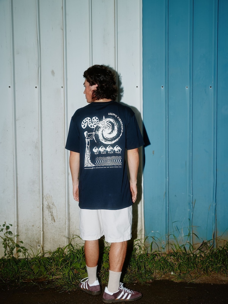 Quiksilver Black Cosmic Vibrations Short Sleeve 100% Cotton Graphic Backprint Logo T-Shirt - Image 2 of 9