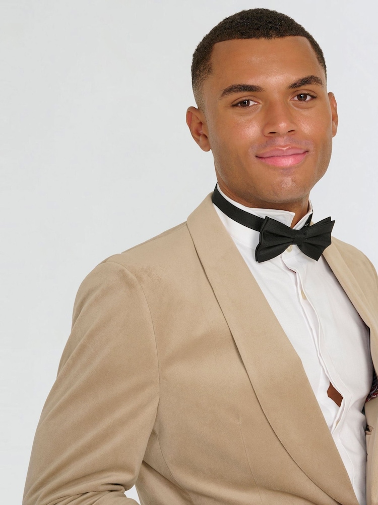 Harry Brown Natural Leo Velvet Tuxedo Dinner Jacket with Shawl Lapel Detail - Image 13 of 13