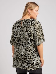 Yours Curve Natural London Flutter Sleeve Blouse - Image 3 of 5