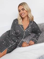 قميص نوم ناعم الملمس بطبعة نجمة من Yours Curve - صورة 4 من 5