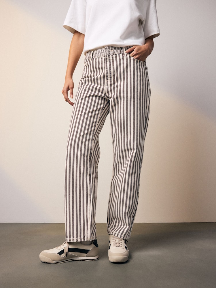 Neutral gestreift - Jeans mit geradem Bein aus 100 % Baumwolle - Bild 2 von 9 Neutral gestreift - Jeans mit geradem Bein aus 100 % Baumwolle - Bild 2 von 9