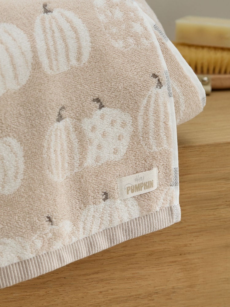 Natural Autumn Pumpkin 100% Cotton Towel - Image 6 of 6 Natural Autumn Pumpkin 100% Cotton Towel - Image 6 of 6