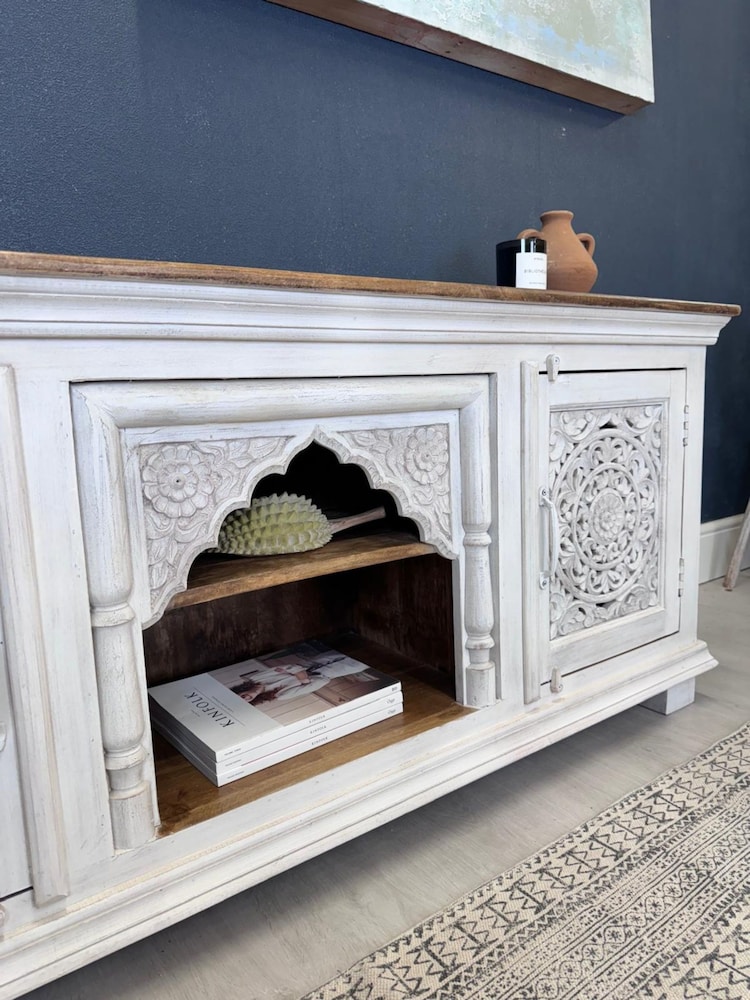 Kirei Home White Hand Carved Mango Wood TV Unit / Sideboard - Image 2 of 13