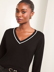 Lipsy Black Fine Gauge V-Neck Longline Knitted Jumper - Image 3 of 4