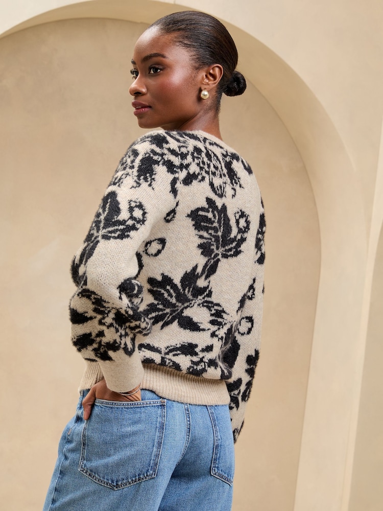 Lipsy Neutral Knitted Jacquard Flower Pattern Cosy Jumper - Image 4 of 4