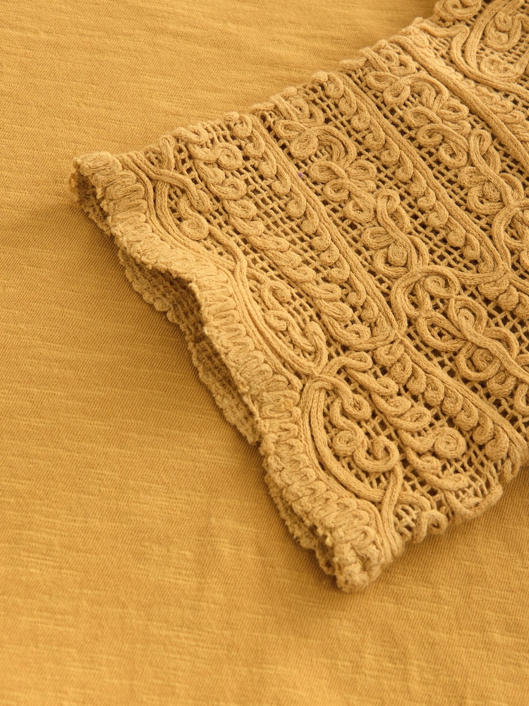 Amarillo ocre - Crochet Short Sleeve 100% Cotton T-Shirt - Imagen 8 de 8 Amarillo ocre - Crochet Short Sleeve 100% Cotton T-Shirt - Imagen 8 de 8