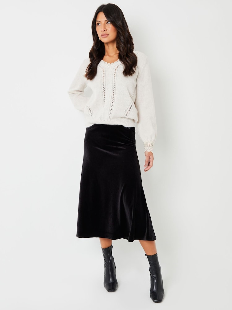 Threadbare Black Velvet Flared Pull On Midi Skirt - Image 2 of 9