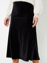 Threadbare Black Velvet Flared Pull On Midi Skirt - Image 8 of 9