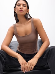 Marrón visón - Soft Touch Polyamide Scoop Neck Vest Top - Imagen 1 de 5