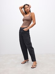 Marrón visón - Soft Touch Polyamide Scoop Neck Vest Top - Imagen 2 de 5