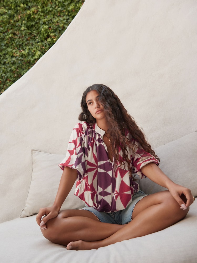 Red/Ecru Geo 100% Cotton Volume Sleeve V-Neck Blouse - Image 2 of 9