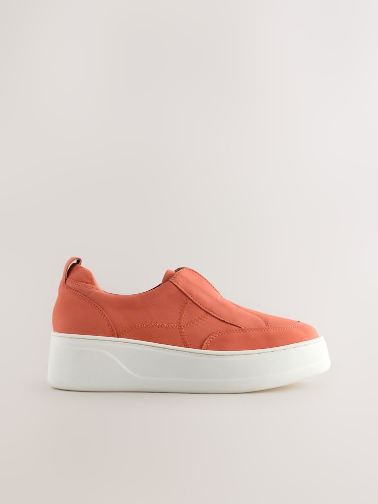 Koralno roza - Slip On Signature Forever Comfort® Leather Chunky čevlji s polno peto Platform Trainers - Slika 2 iz 5 Koralno roza - Slip On Signature Forever Comfort® Leather Chunky čevlji s polno peto Platform Trainers - Slika 2 iz 5