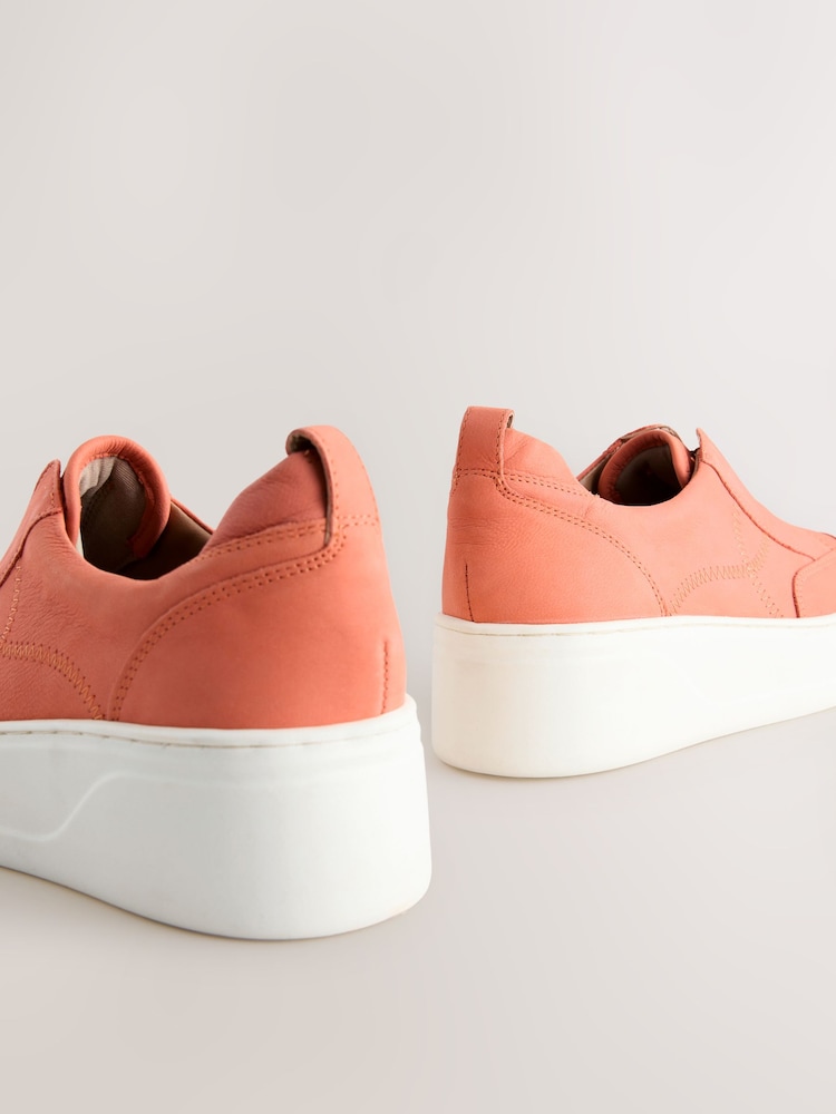 Koralno roza - Slip On Signature Forever Comfort® Leather Chunky čevlji s polno peto Platform Trainers - Slika 5 iz 5 Koralno roza - Slip On Signature Forever Comfort® Leather Chunky čevlji s polno peto Platform Trainers - Slika 5 iz 5