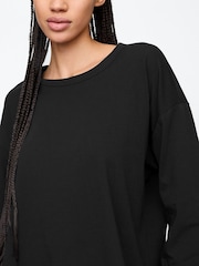 Schwarz - Gap favorite langärmliges Oversized-T-Shirt aus Baumwoll-Modal mit Rundhalsausschnitt - Bild 4 von 5