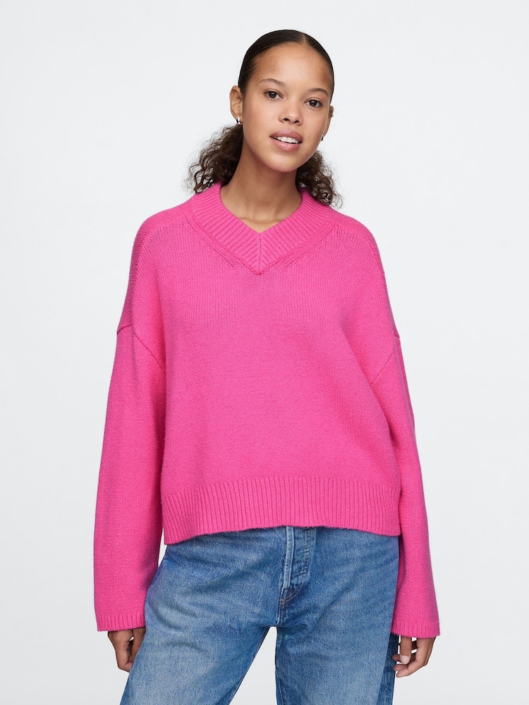 Rosa - Suéter oversize con cuello en pico de CashSoft de Gap - Imagen 1 de 5