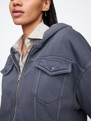 Sudadera oversize utilitaria con capucha y cremallera de Gap - Imagen 4 de 5