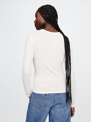 Blanco - Camiseta moderna de manga larga y cuello redondo de Gap - Imagen 2 de 4