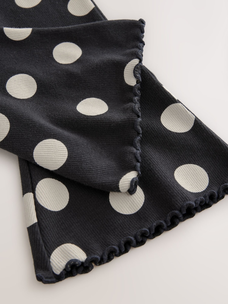 Monochrom mit Tupfen - Gerippte Schlagleggings (3 Monate bis 7 Jahre) - Bild 6 von 6 Monochrom mit Tupfen - Gerippte Schlagleggings (3 Monate bis 7 Jahre) - Bild 6 von 6