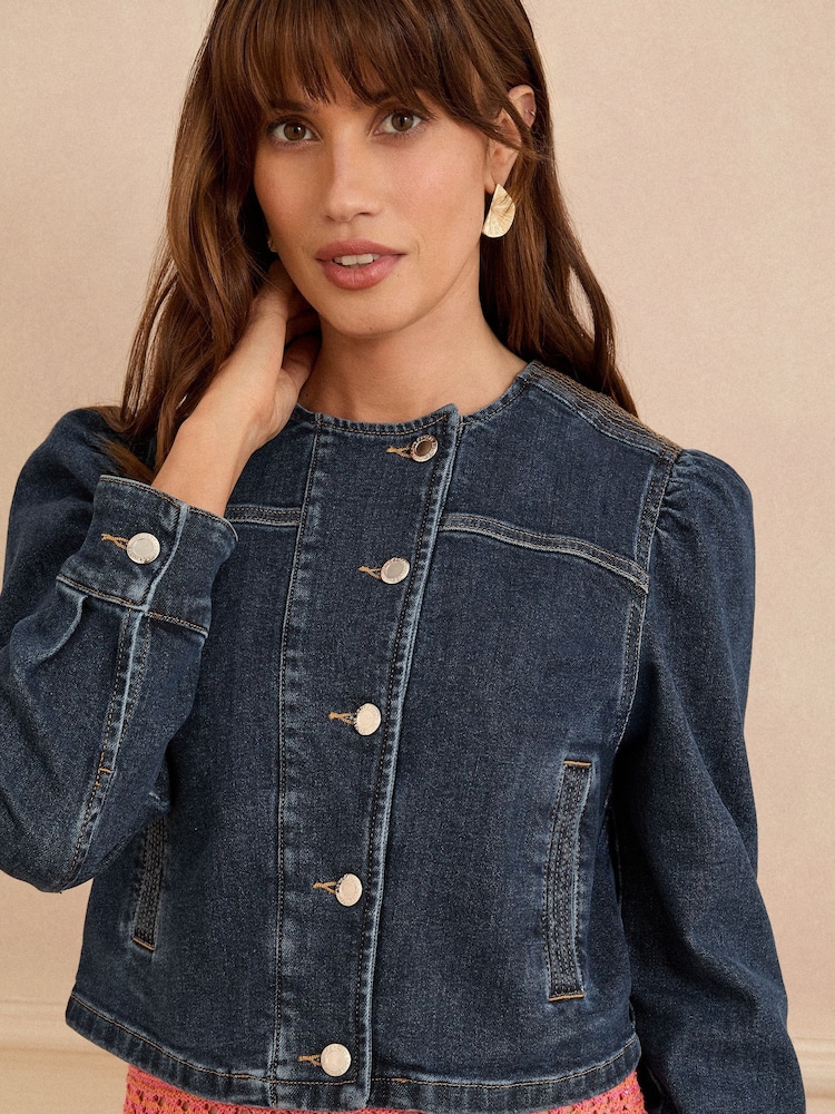Dark Wash Blue Denim - Love & Roses Collarless Puff Sleeve Jacket - Imagen 2 de 4 Dark Wash Blue Denim - Love & Roses Collarless Puff Sleeve Jacket - Imagen 2 de 4