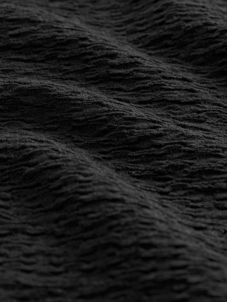 Negro - Textured Short Sleeve V-Neck T-Shirt - Imagen 8 de 8 Negro - Textured Short Sleeve V-Neck T-Shirt - Imagen 8 de 8