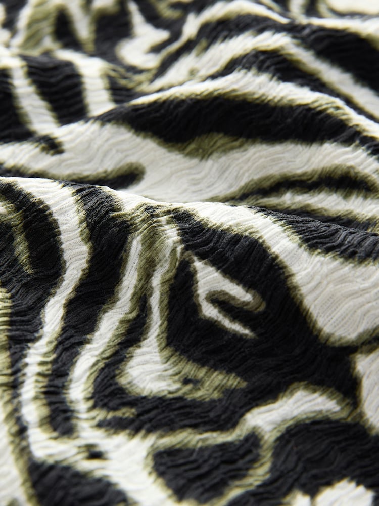 Zebra Print Texture Hater Neck Top - Image 7 of 7