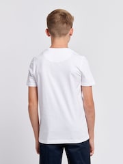 أبيض - U.S. Polo Assn. Boys 100% Cotton Authentic Graphic T-Shirt - صورة 2 من 7