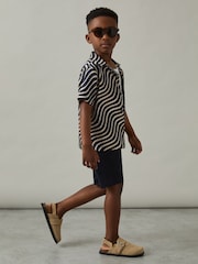 Reiss Navy/Off White Carbello 3-9 yrs Wave-Print Cuban-Collar Shirt - Image 3 of 4