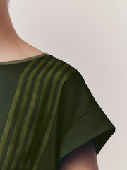 Grün mit geometrischen Muster - Kurzarm-Top mit Print - Bild 4 von 7