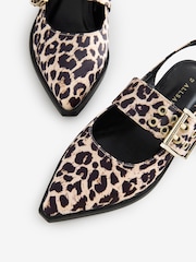 smALLSAINTS Buckled Pointed Toe Shoes - صورة 3 من 5