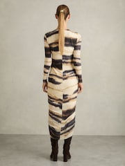 Reiss Neutral/Navy Georgia Jersey Ruched Printed Dress With Wool - Image 4 of 5