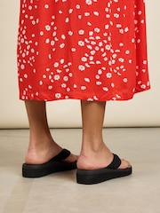 Roxy Black Caillay Platform Flip Flops - Image 2 of 9