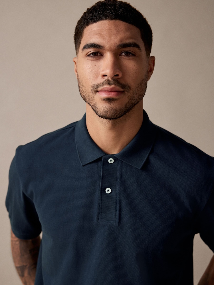 Marine - Textured Waffle Button Through 100% Cotton Polo Shirt - Bild 1 von 9
