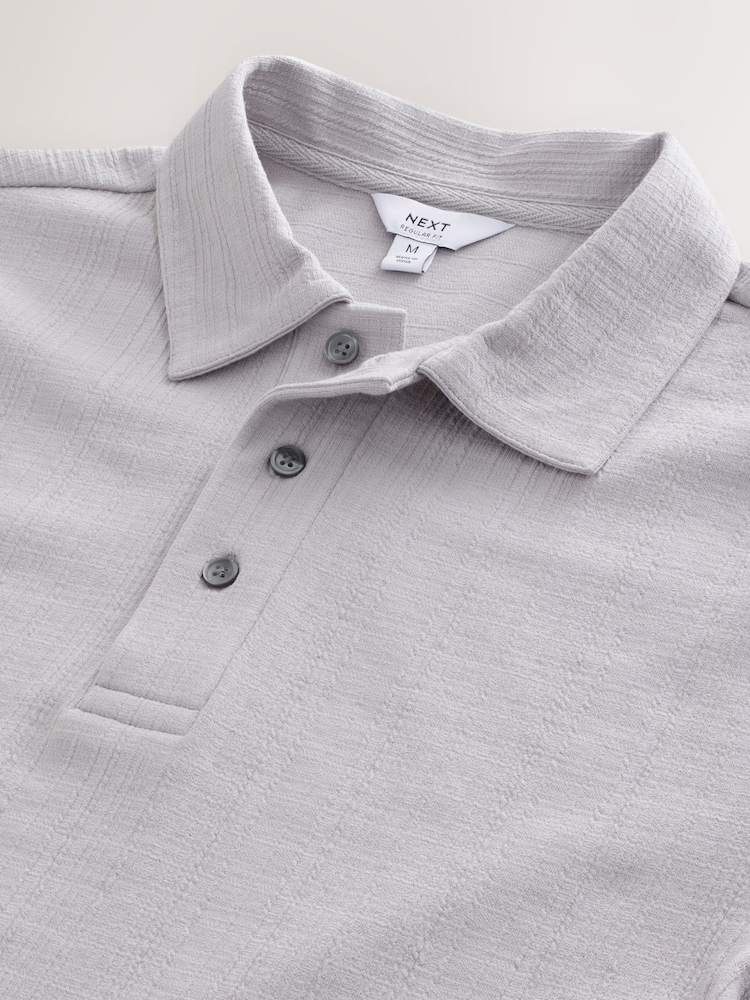 Grau - Crepe Textured Button Neck Polo Shirt - Bild 7 von 7