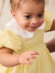 Keltainen - Jojo Maman Bébé Bud Kukallinen Printti; kuvio Brodeerattu Smocked Juhlamekot - Kuva 3 / 5